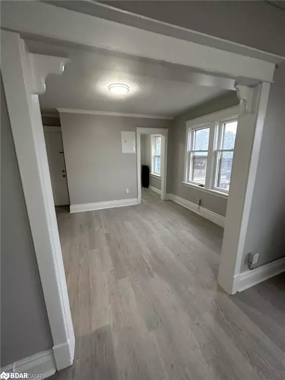 Hamilton, ON L8M 1N3,983 Main Street E #6