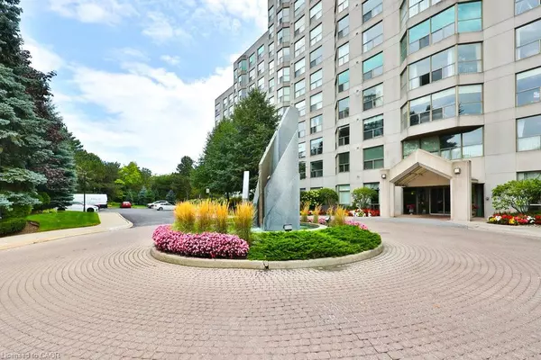 Mississauga, ON L5L 4M2,1700 The Collegeway #709