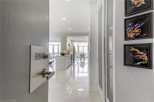 Burlington, ON L7S 2H8,1237 North Shore Boulevard E #906