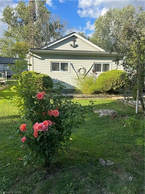 Rainham, ON N0A 1P0,17 Maple Lane