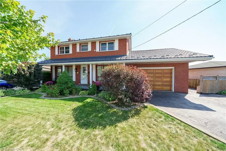 146 Nugent Drive, Hamilton, ON L8H 2N4