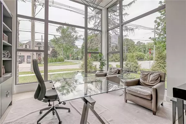 Oakville, ON L6J 4A4,421 Chartwell Road