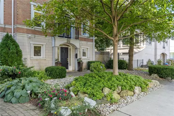 Oakville, ON L6K 3X6,126 Brant Street