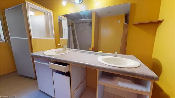 Chatsworth, ON N0H 1G0,284 Garafraxa Street