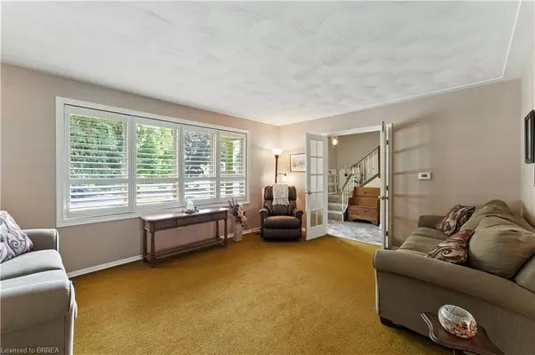 Brantford, ON N3R 5G1,7 Palm Crescent