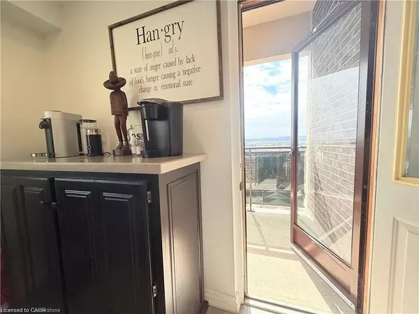 Hamilton, ON L8E 3W6,301 Frances Avenue #1903