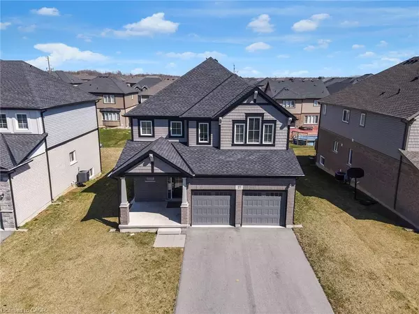 27 Monarch Street, Welland, ON L3C 0E6