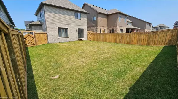 Collingwood, ON L9Y 5M3,12 Mitchell Avenue