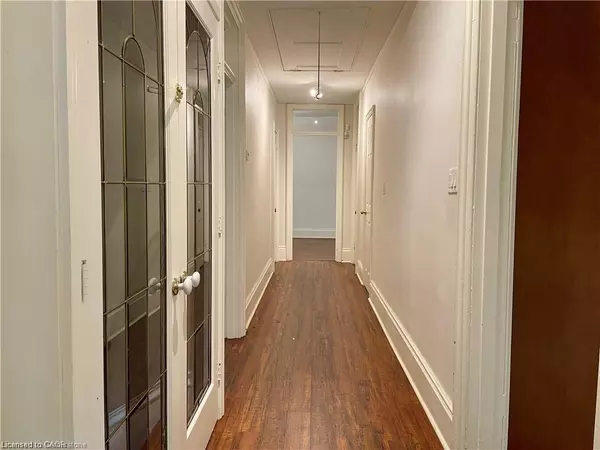 Hamilton, ON L8P 3C8,203 Macnab Street S #8