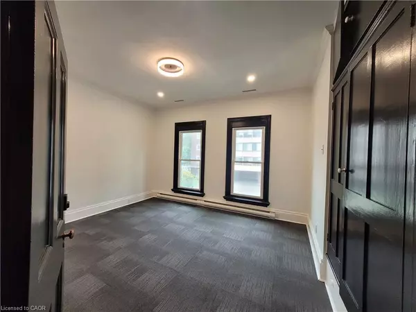 Hamilton, ON L8P 3C8,203 Macnab Street S #8