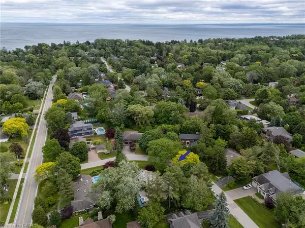 Oakville, ON L6J 4R5,243 Alscot Crescent