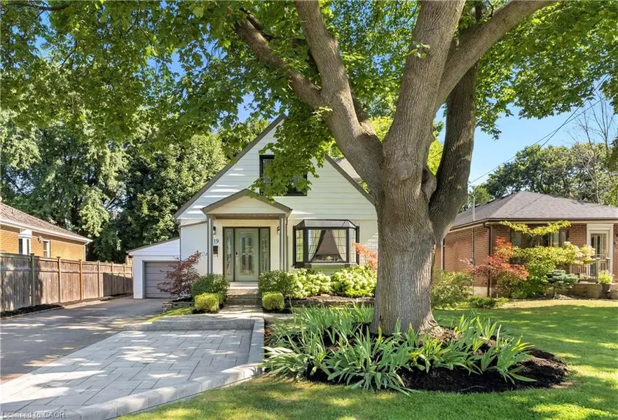 519 Regina Drive, Burlington, ON L7S 1L7