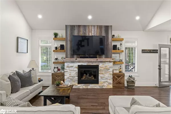 Duntroon, ON L0M 1H0,49 Sydenham Trail