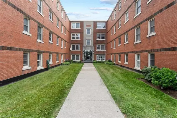 Hamilton, ON L8V 3Y6,5 East 36th Street #412B