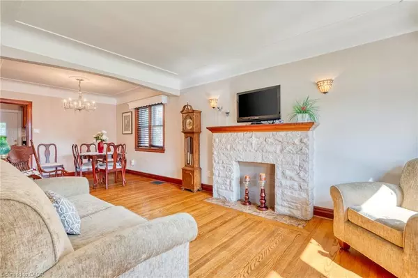 Hamilton, ON L8K 2Y6,102 Barons Avenue S