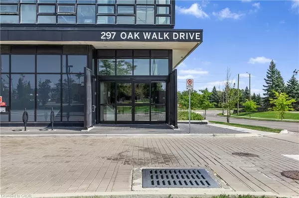 Oakville, ON L6H 6Z3,297 Oak Walk Drive #906
