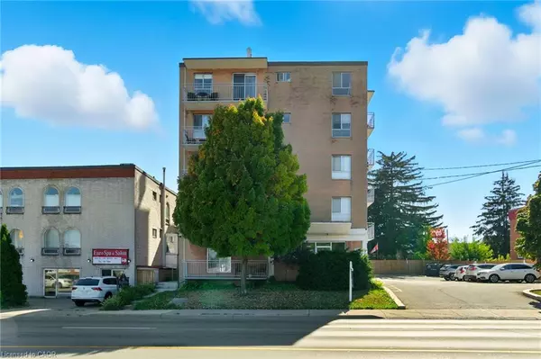 Hamilton, ON L8K 1X4,2322 King Street E #22