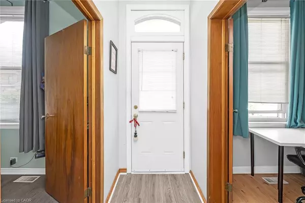 Hamilton, ON L8L 5H6,127 East Avenue N