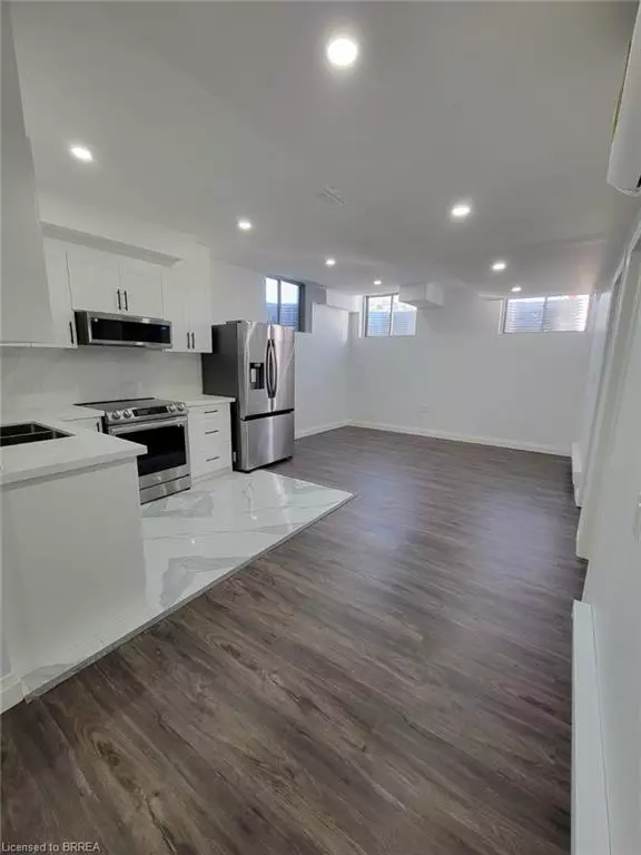 Brantford, ON N3T 5L5,200 Longboat Run W