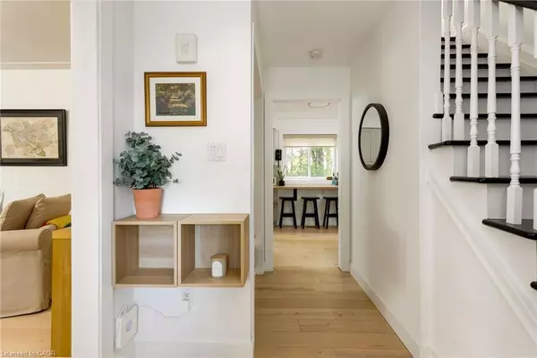 Burlington, ON L7R 1X9,2430 Redfern Road