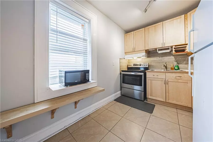 189 Prospect Street S #Upper, Hamilton, ON L8M 2Z6