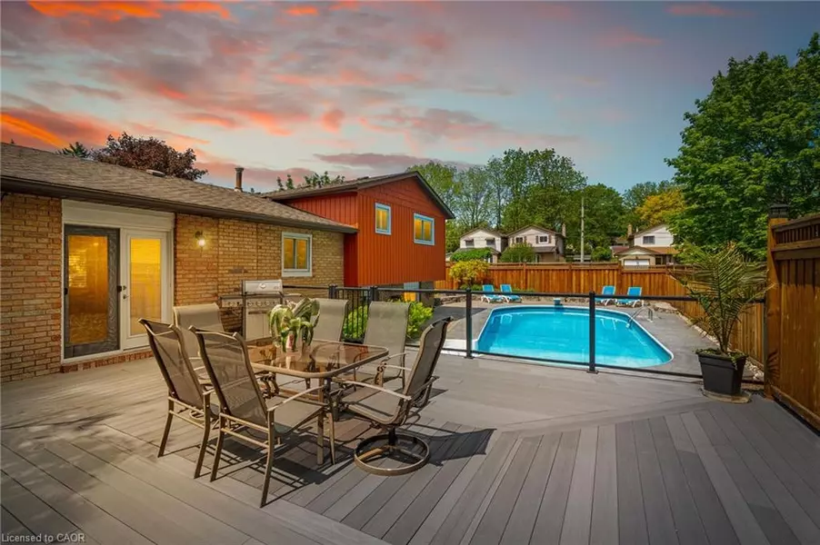 25 Burke Drive, Caledonia, ON N3W 1C3