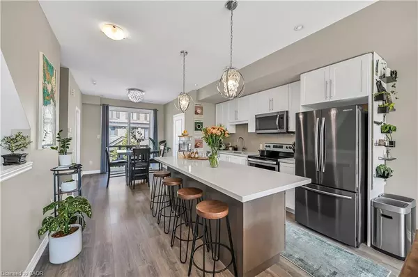 61 Esplanade Lane, Grimsby, ON L3M 0H2