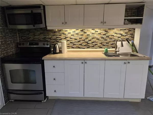 Stoney Creek, ON L8E 6G5,96 Benziger Lane #LOWER