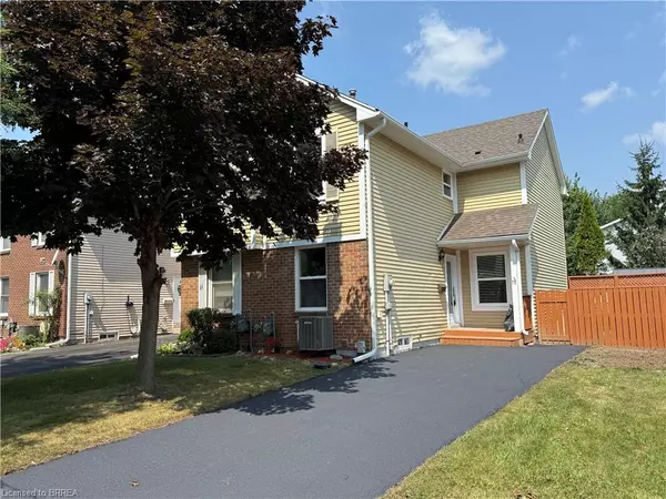 15 Banbury Road, Brantford, ON N3P 1C9