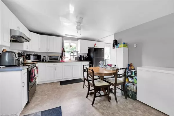 Beamsville, ON L3J 0R5,4249 Academy Street