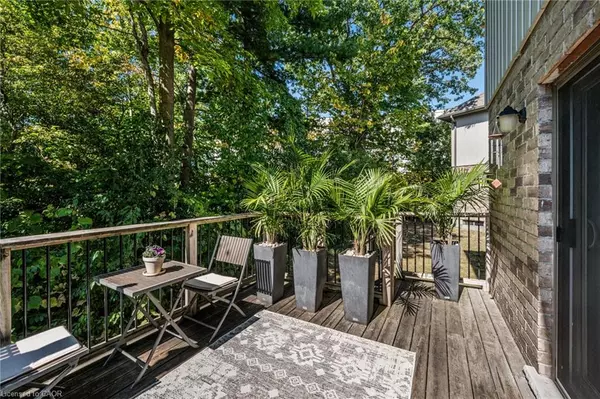 Cambridge, ON N1T 0C1,635 Saginaw Parkway #47