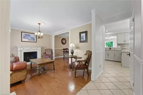 Cambridge, ON N1T 1G6,324 Burnett Avenue