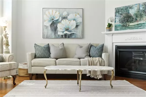 Burlington, ON L7S 2L7,442 Maple Avenue #7