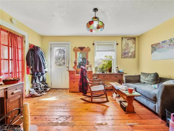 Hamilton, ON L8R 3G6,30 Lochearne Street