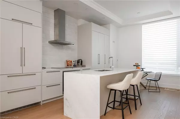 Burlington, ON L7S 1E6,1441 Elgin Street #PH602