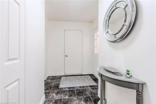 Oakville, ON L6M 2W5,1237 Blackburn Drive