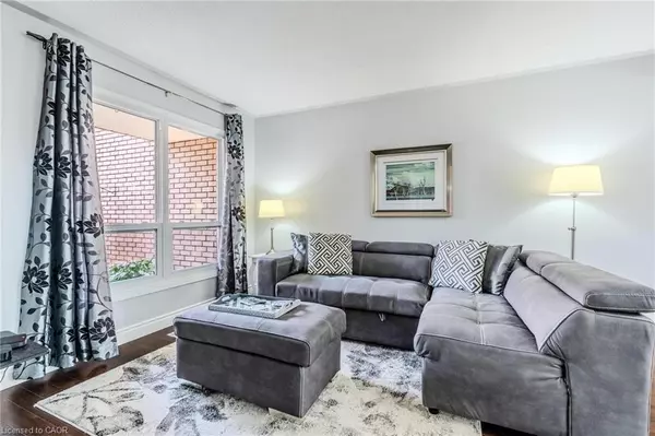 Oakville, ON L6M 2W5,1237 Blackburn Drive