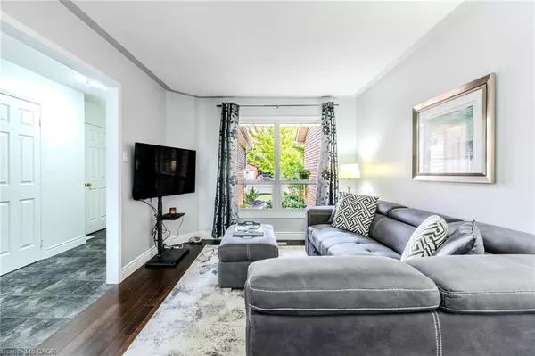 Oakville, ON L6M 2W5,1237 Blackburn Drive