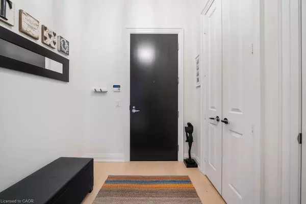 Oakville, ON L6L 0E1,11 Bronte Road #103