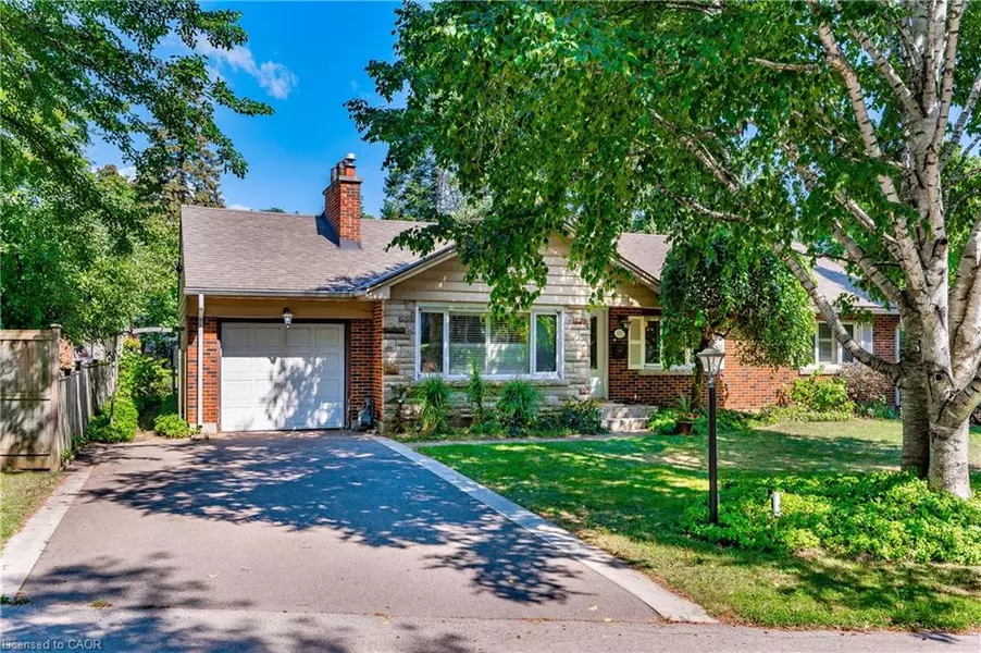 557 Stillwater Crescent, Burlington, ON L7T 3M8