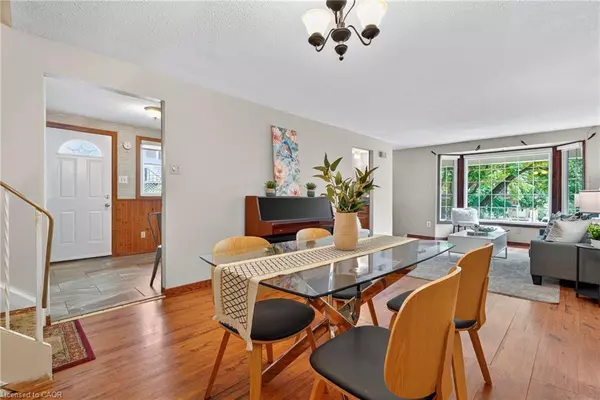 Cambridge, ON N1R 7A7,73 Northview Heights Drive