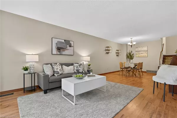 Cambridge, ON N1R 7A7,73 Northview Heights Drive