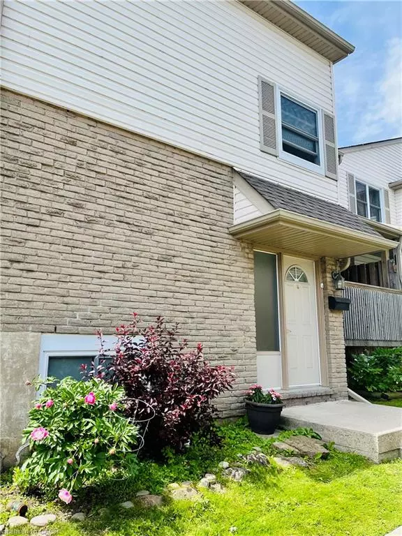 Hamilton, ON L8W 1M8,1300 Upper Ottawa Street #18