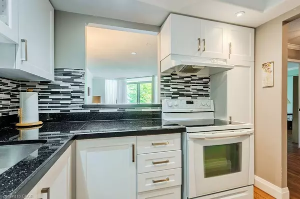 Burlington, ON L7L 5V6,5070 Pinedale Avenue #203