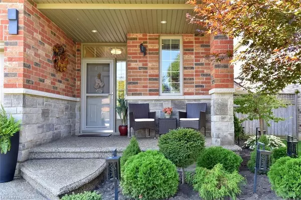 Binbrook, ON L0R 1C0,12 Degrow Crescent