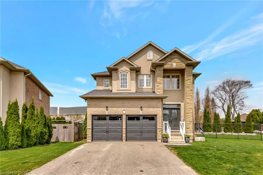 349 Valridge Drive, Ancaster, ON L9G 0B1