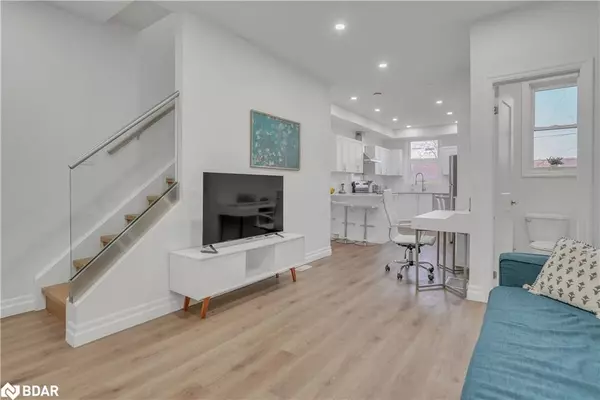 Toronto, ON M6N 3C6,130 Mulock Avenue