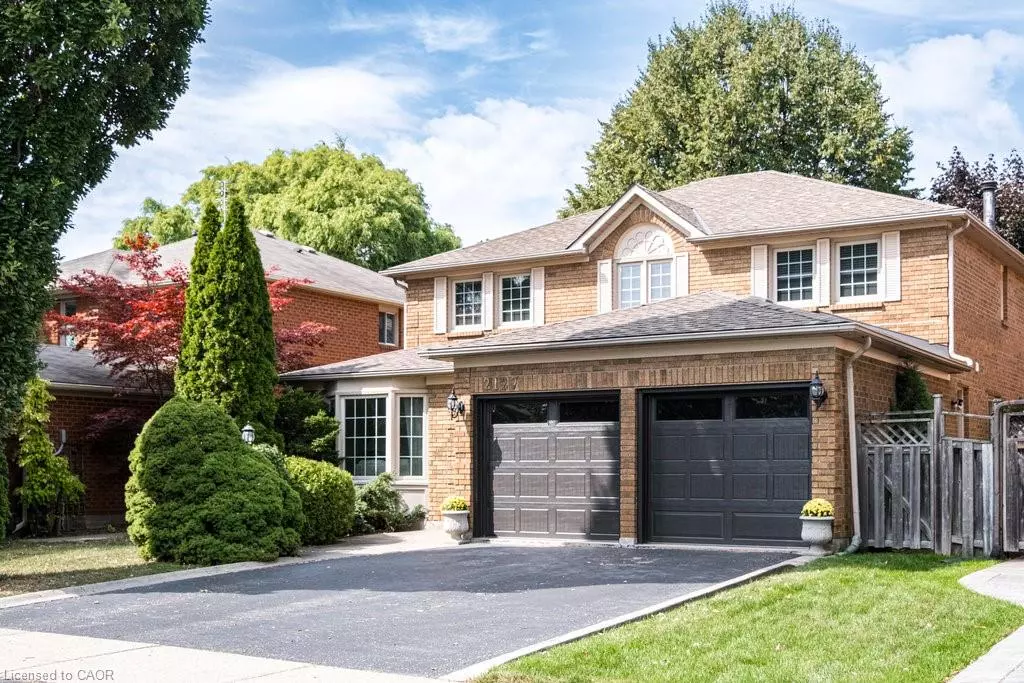 Oakville, ON L6M 2T2,2127 Brays Lane