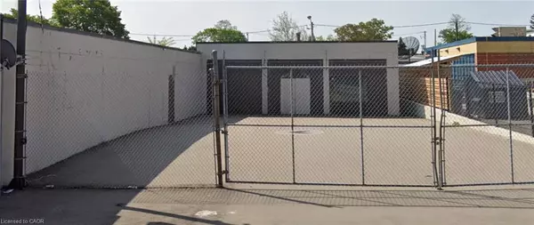 Simcoe, ON N3Y 1R7,28 Sydenham Street #GARAGE