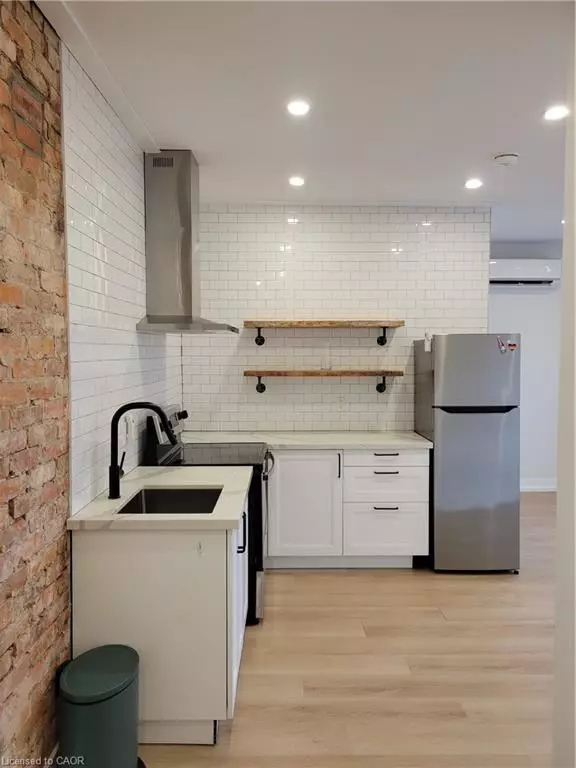 Hamilton, ON L8L 2R4,262 Robert Street #2